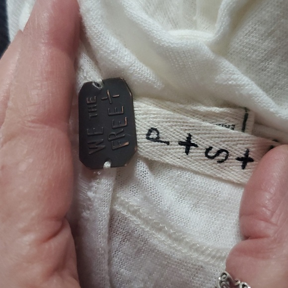 Free People Off the Shoulder Top. Soft Crean leading to Soft Orange. Size Small - Picture 4 of 4